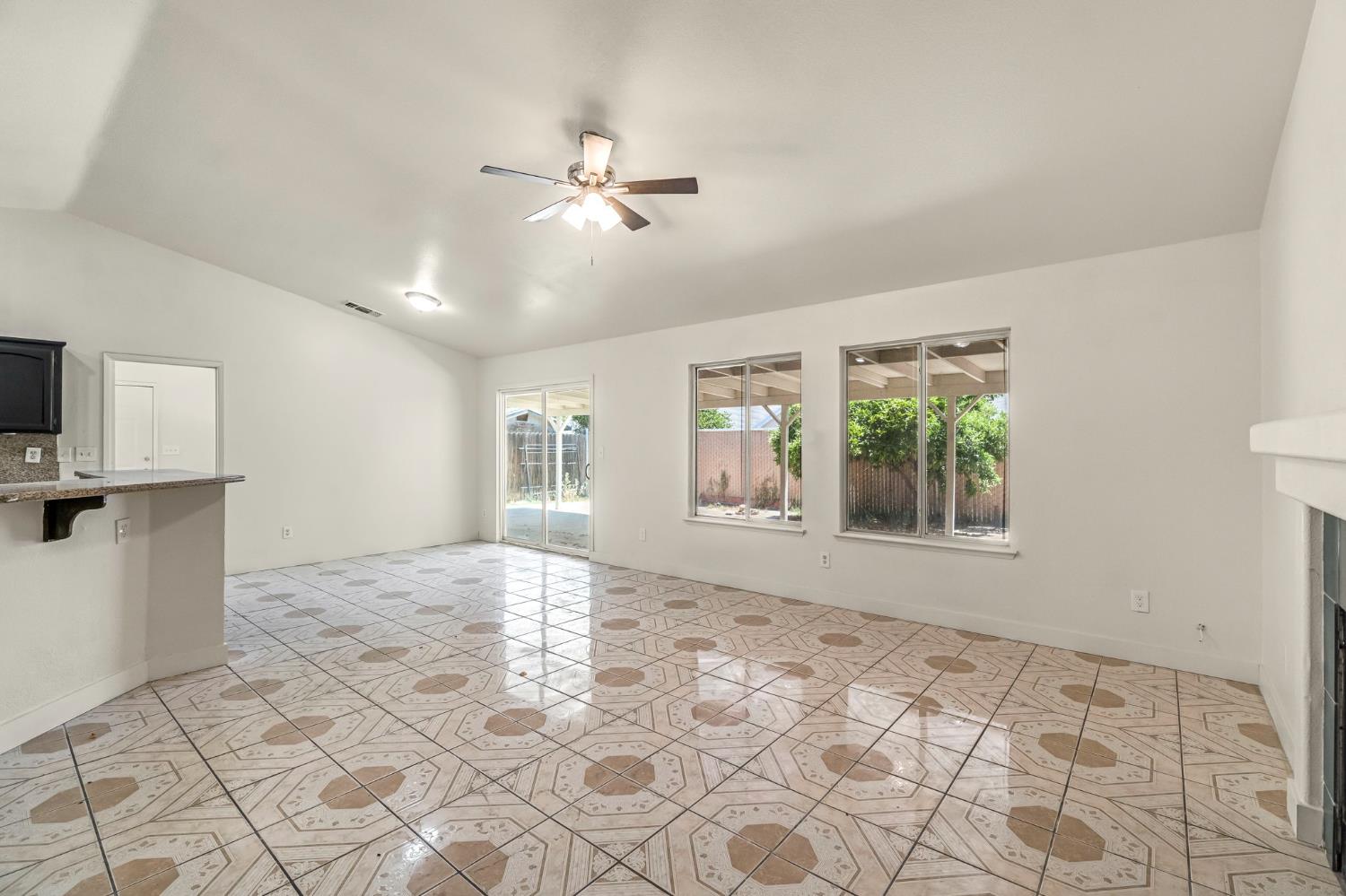 5140 E Belgravia Ave, Fresno, CA 93725