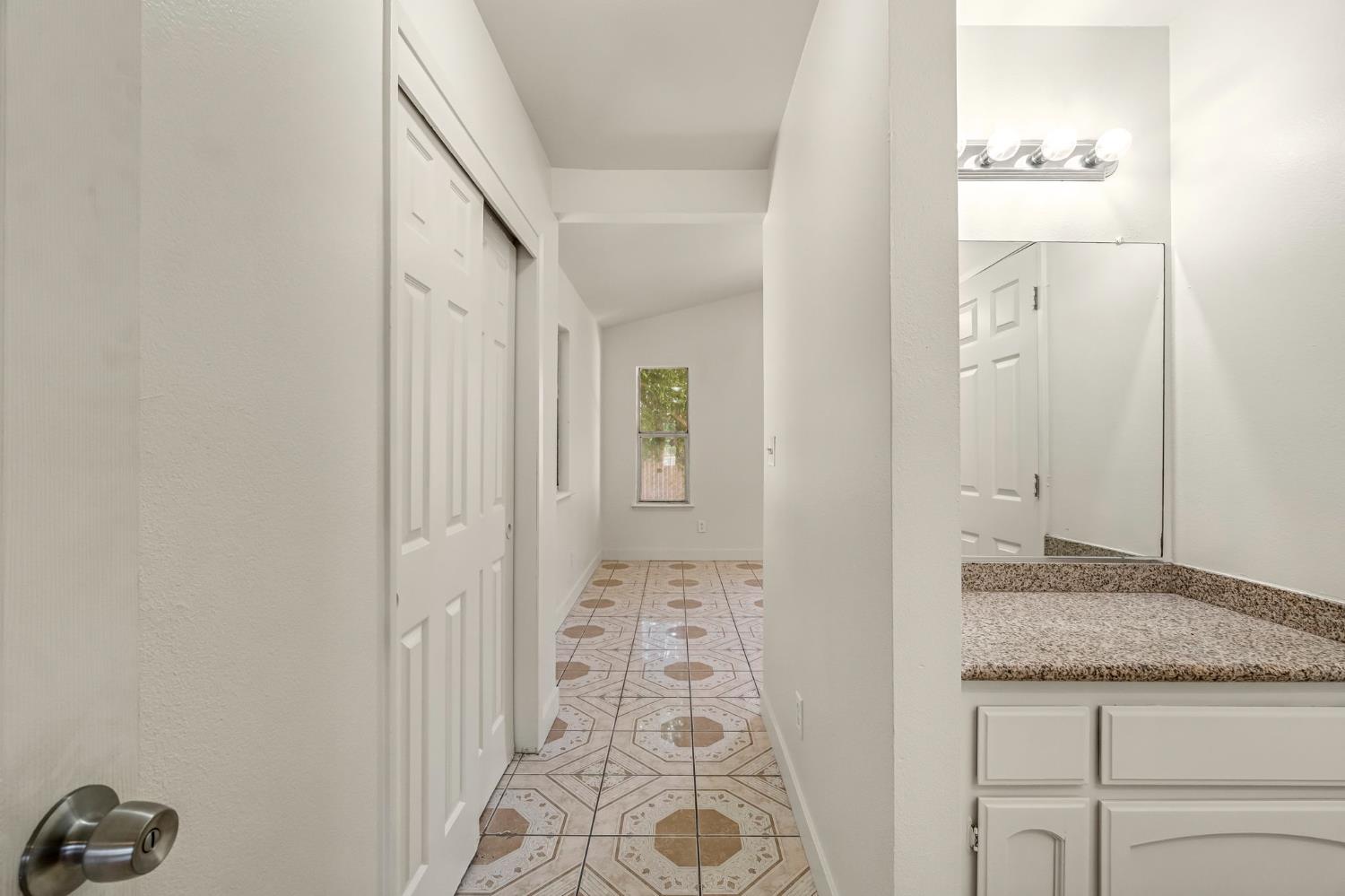 5140 E Belgravia Ave, Fresno, CA 93725