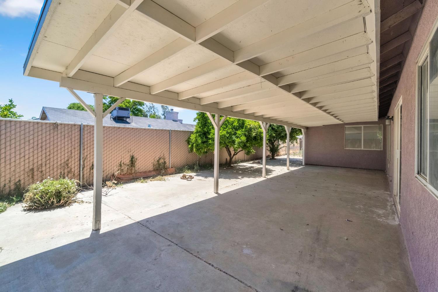 5140 E Belgravia Ave, Fresno, CA 93725