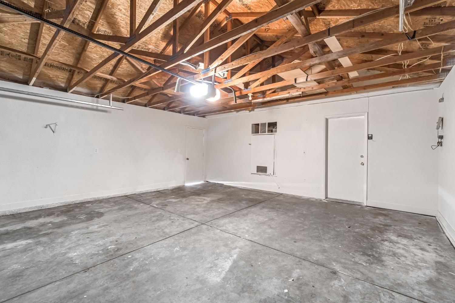 5140 E Belgravia Ave, Fresno, CA 93725