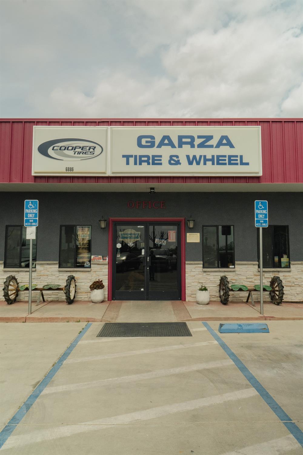 6886 Santa Fe Dr, Winton, CA 95388