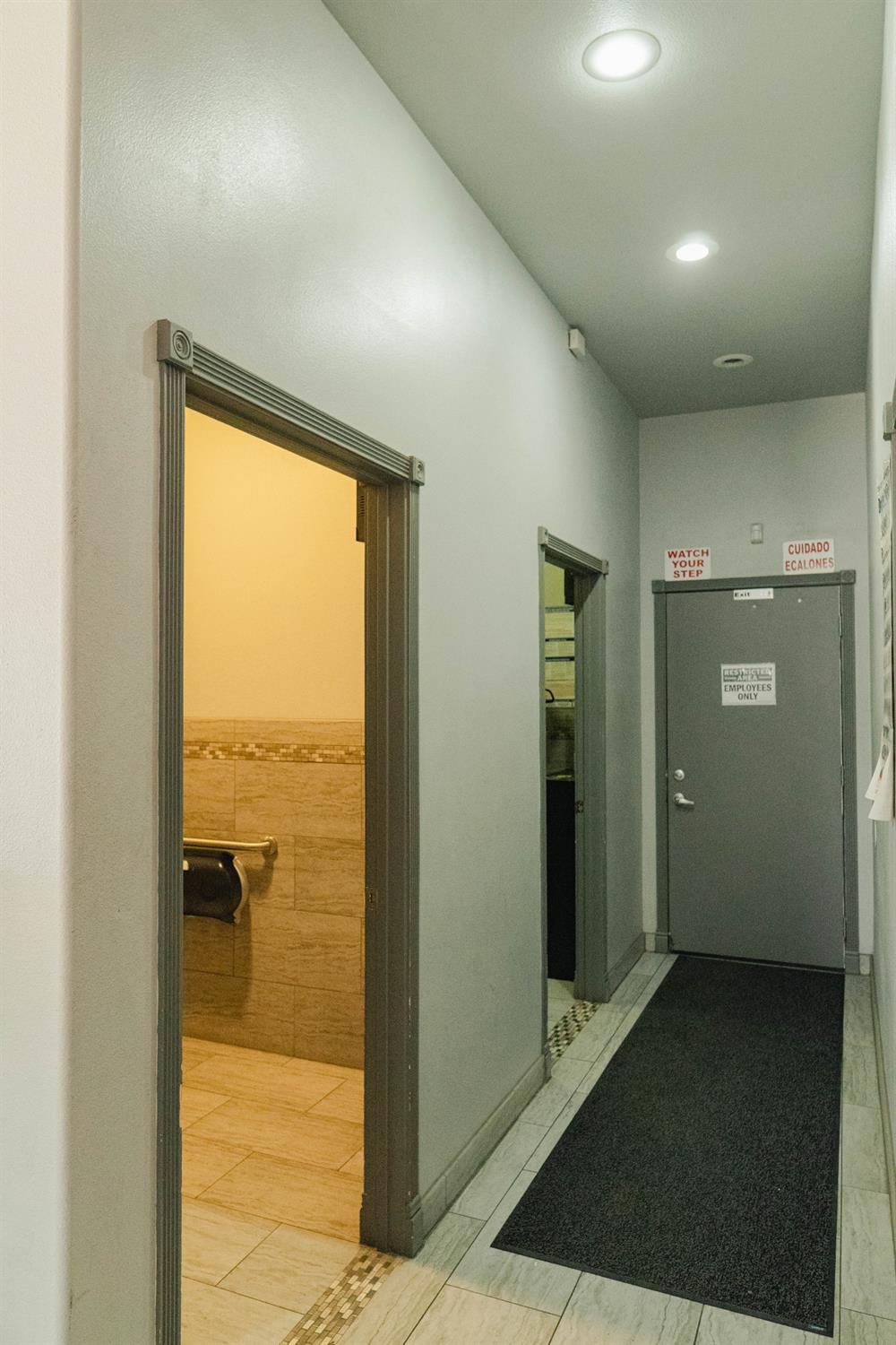 6886 Santa Fe Dr, Winton, CA 95388