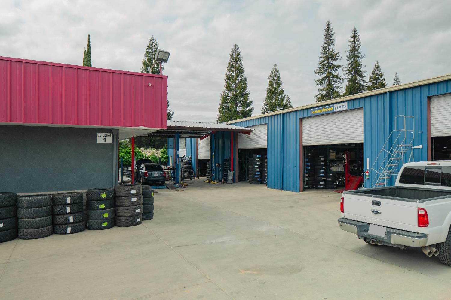 6886 Santa Fe Dr, Winton, CA 95388