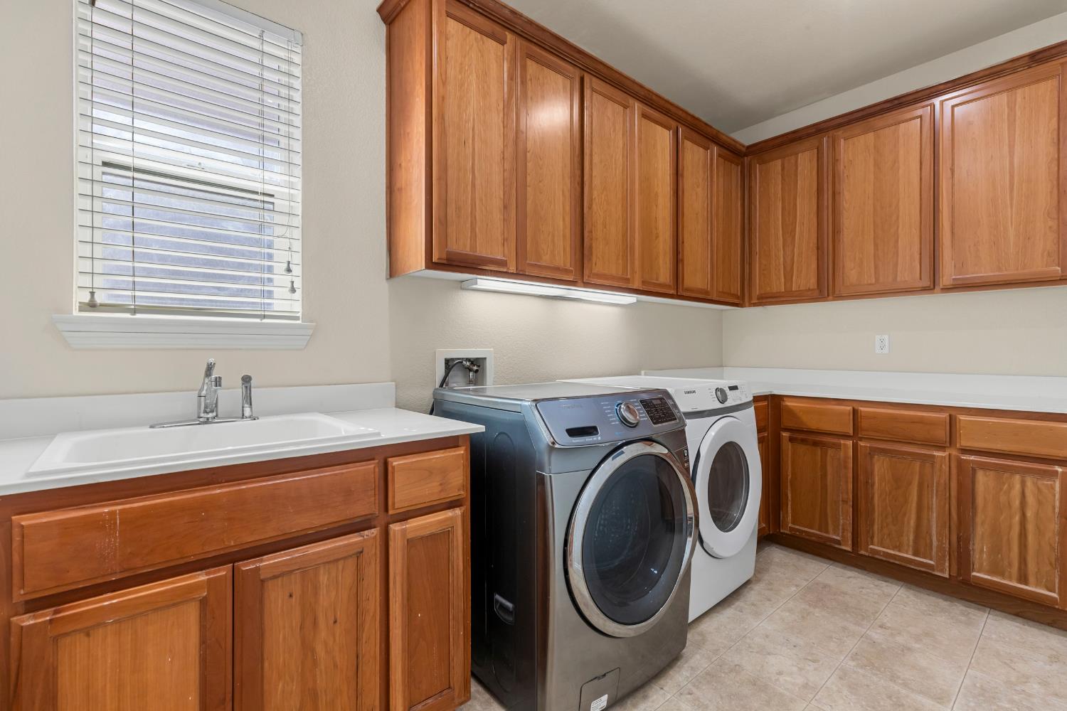 1175 Miel St, Manteca, CA 95337