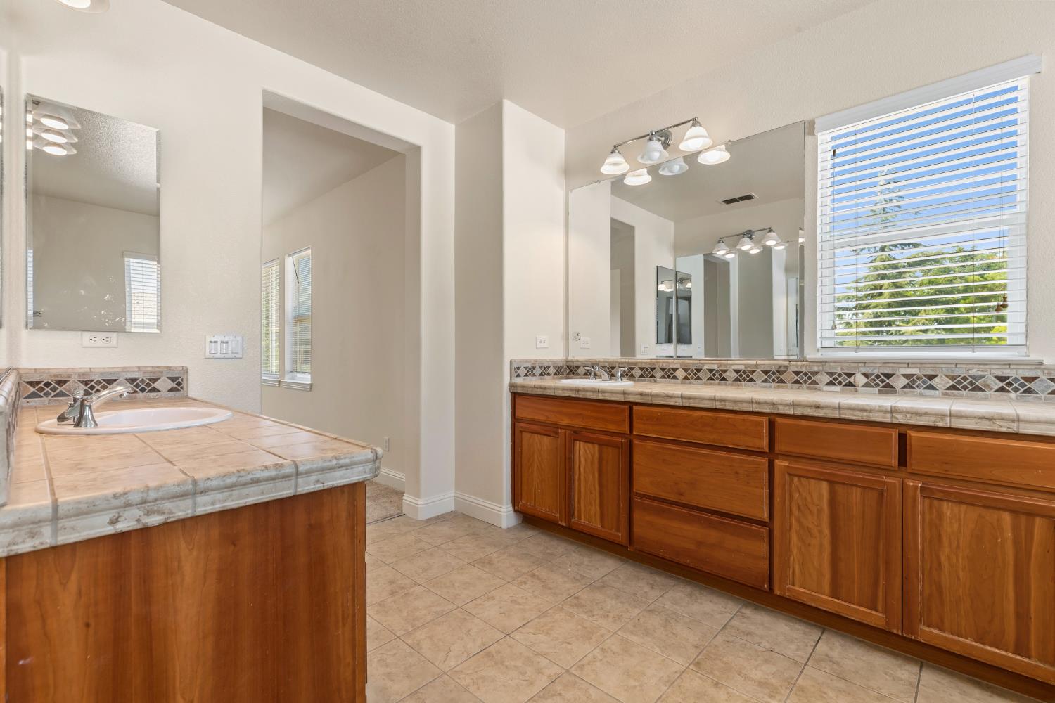 1175 Miel St, Manteca, CA 95337