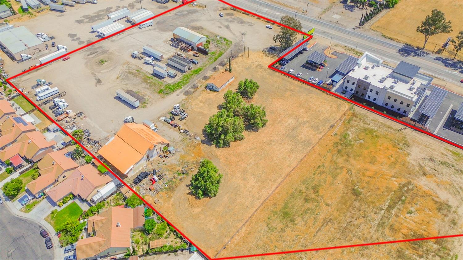 2524 E Pacheco Blvd, Los Banos, CA 93635