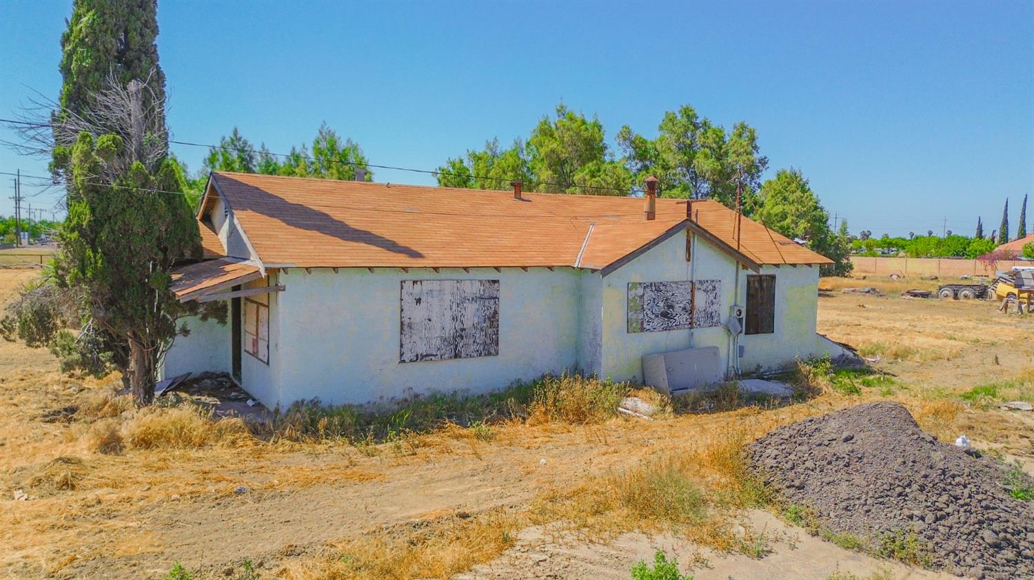 2524 E Pacheco Blvd, Los Banos, CA 93635