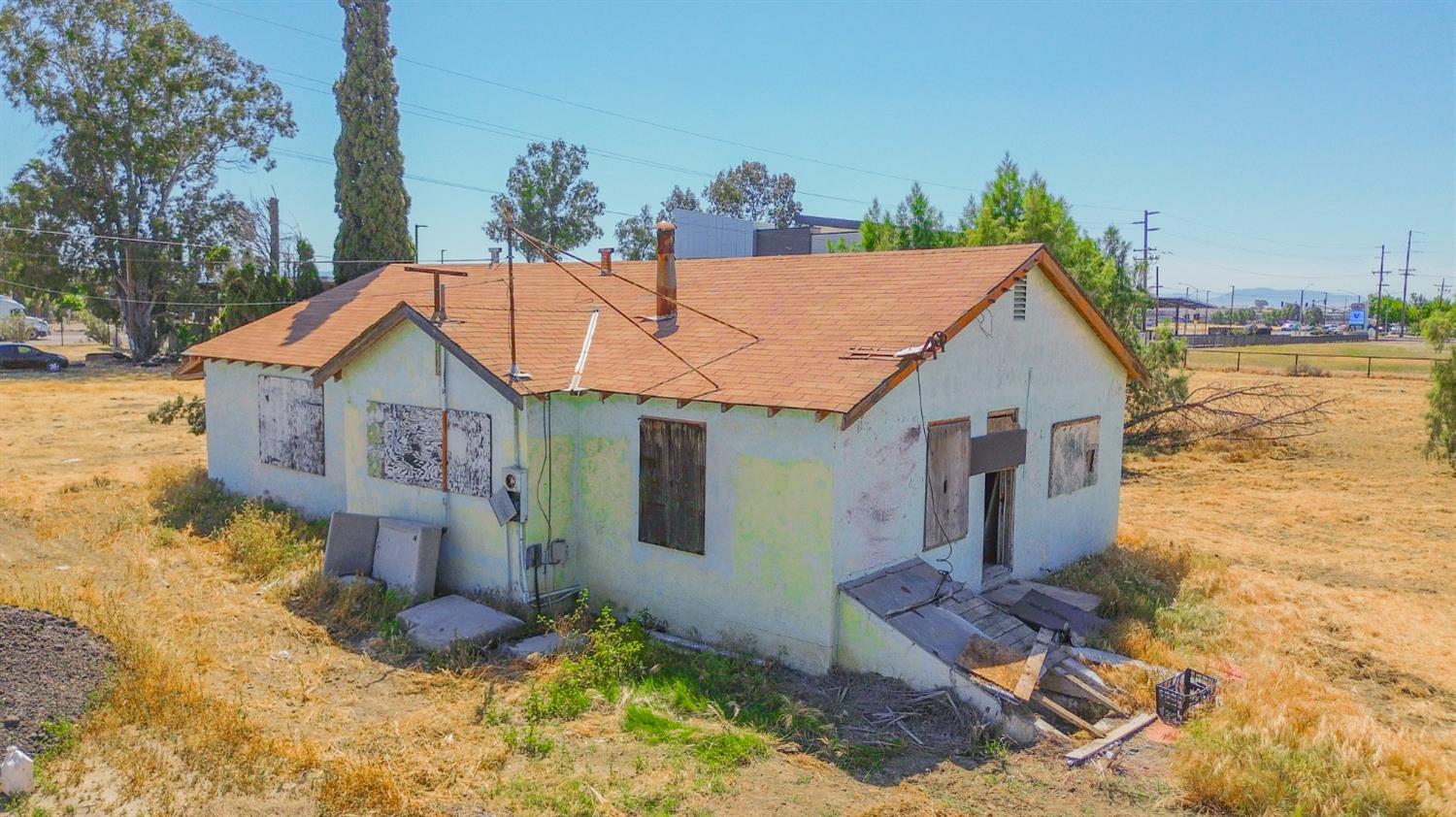 2524 E Pacheco Blvd, Los Banos, CA 93635