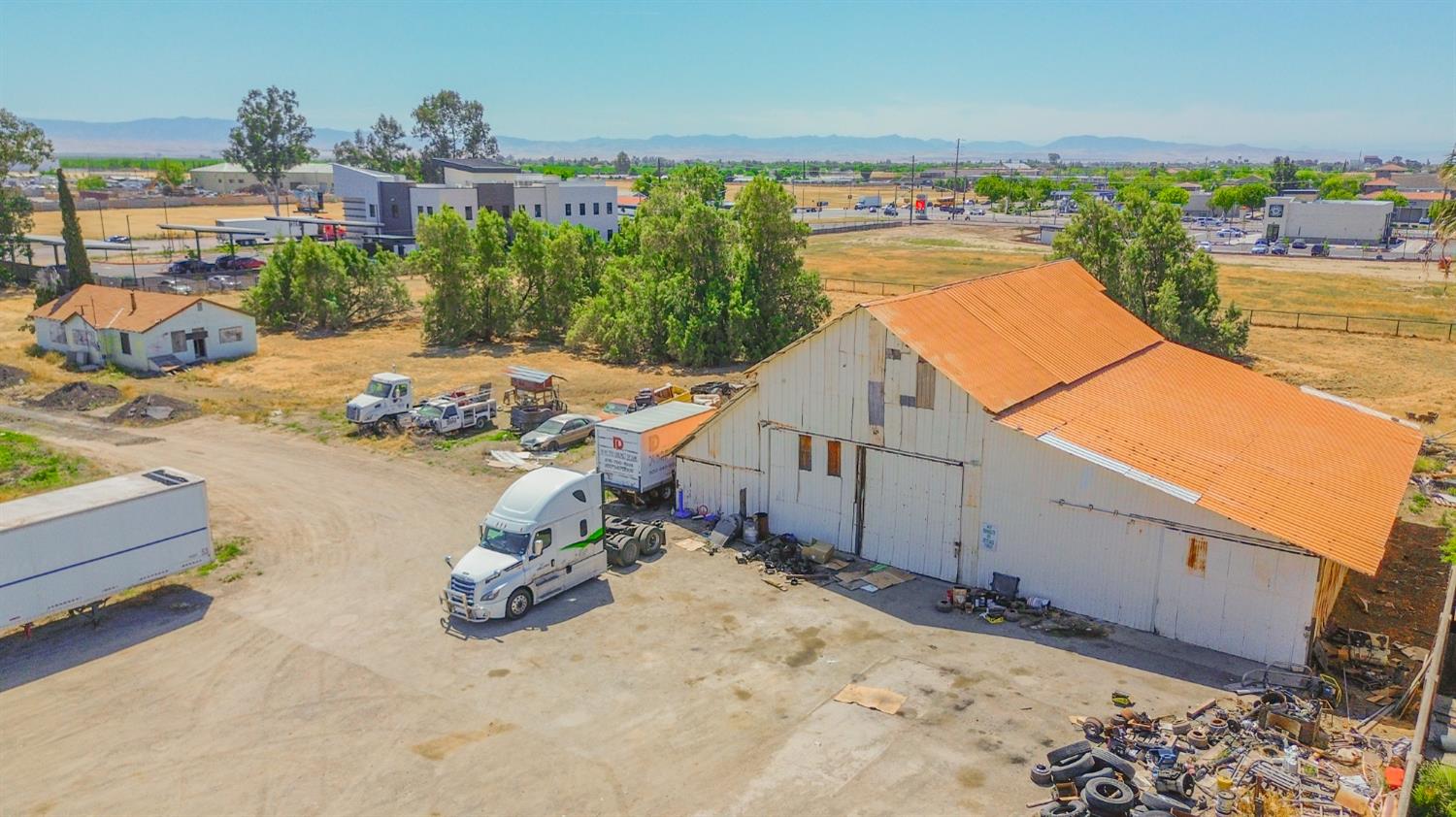 2524 E Pacheco Blvd, Los Banos, CA 93635