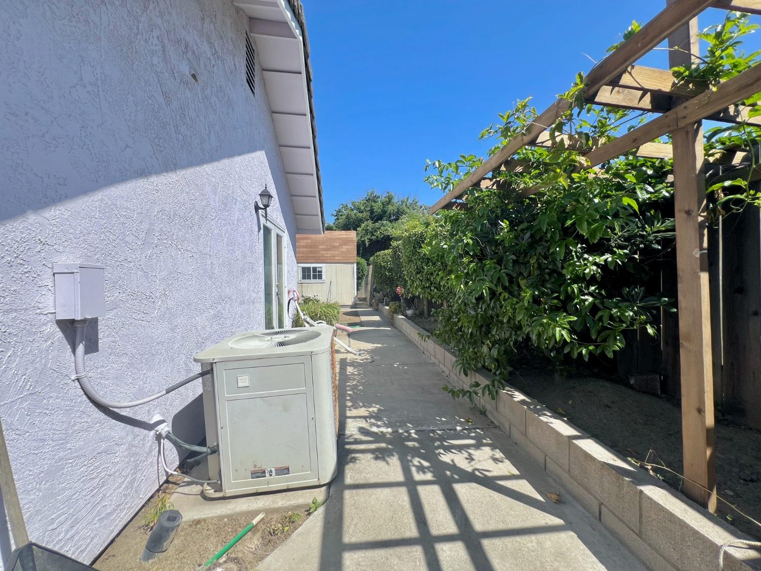 3116 Larrynell Dr, Ceres, CA 95307