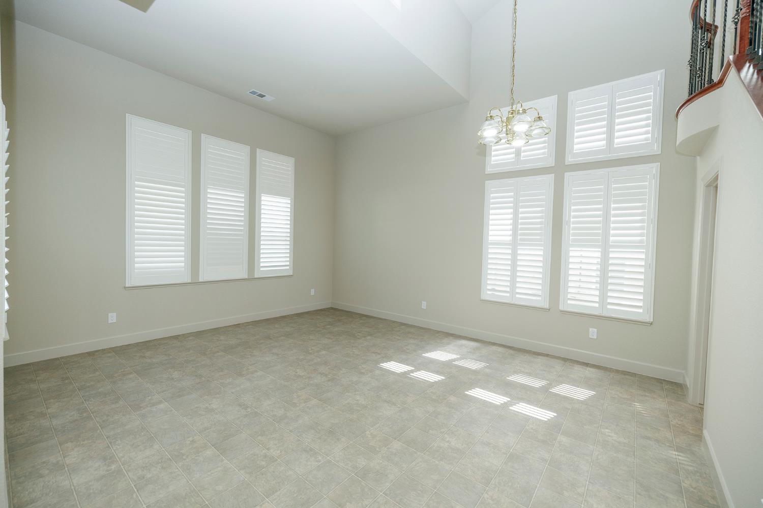 3216 Allan Adale Dr, Modesto, CA 95355