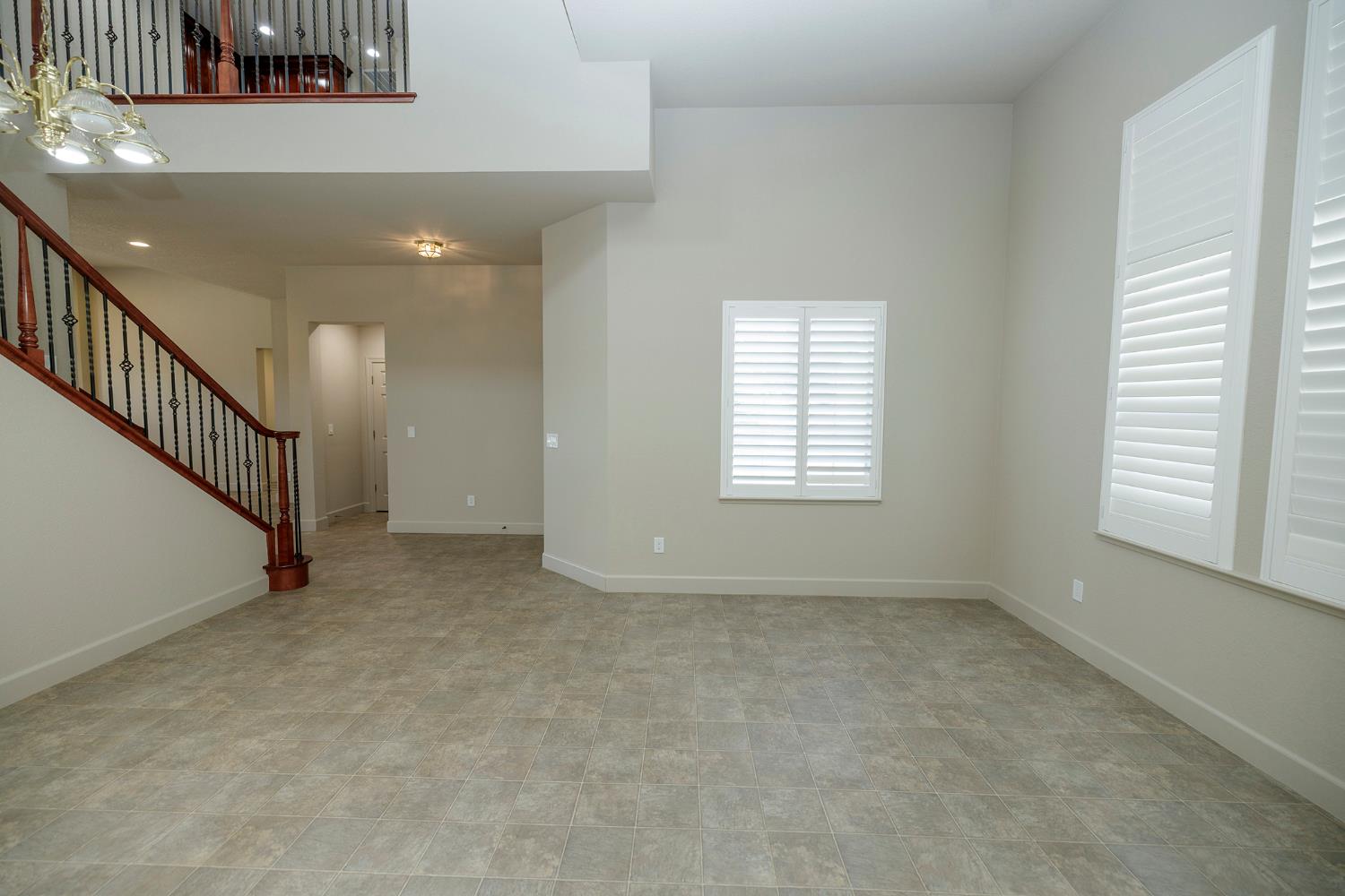 3216 Allan Adale Dr, Modesto, CA 95355