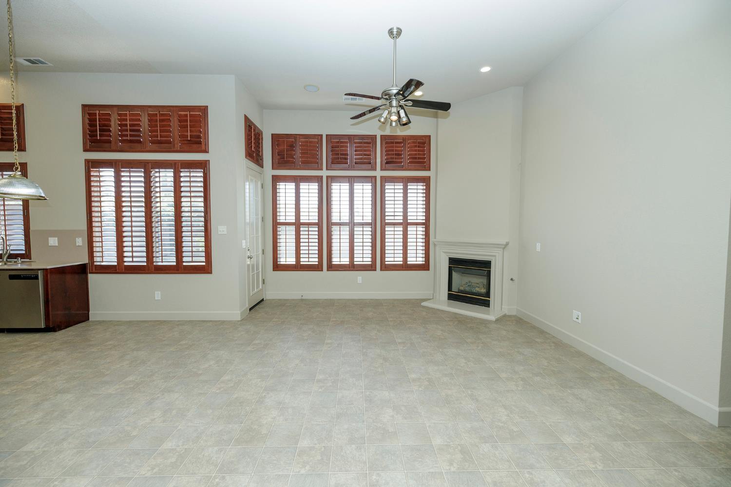 3216 Allan Adale Dr, Modesto, CA 95355