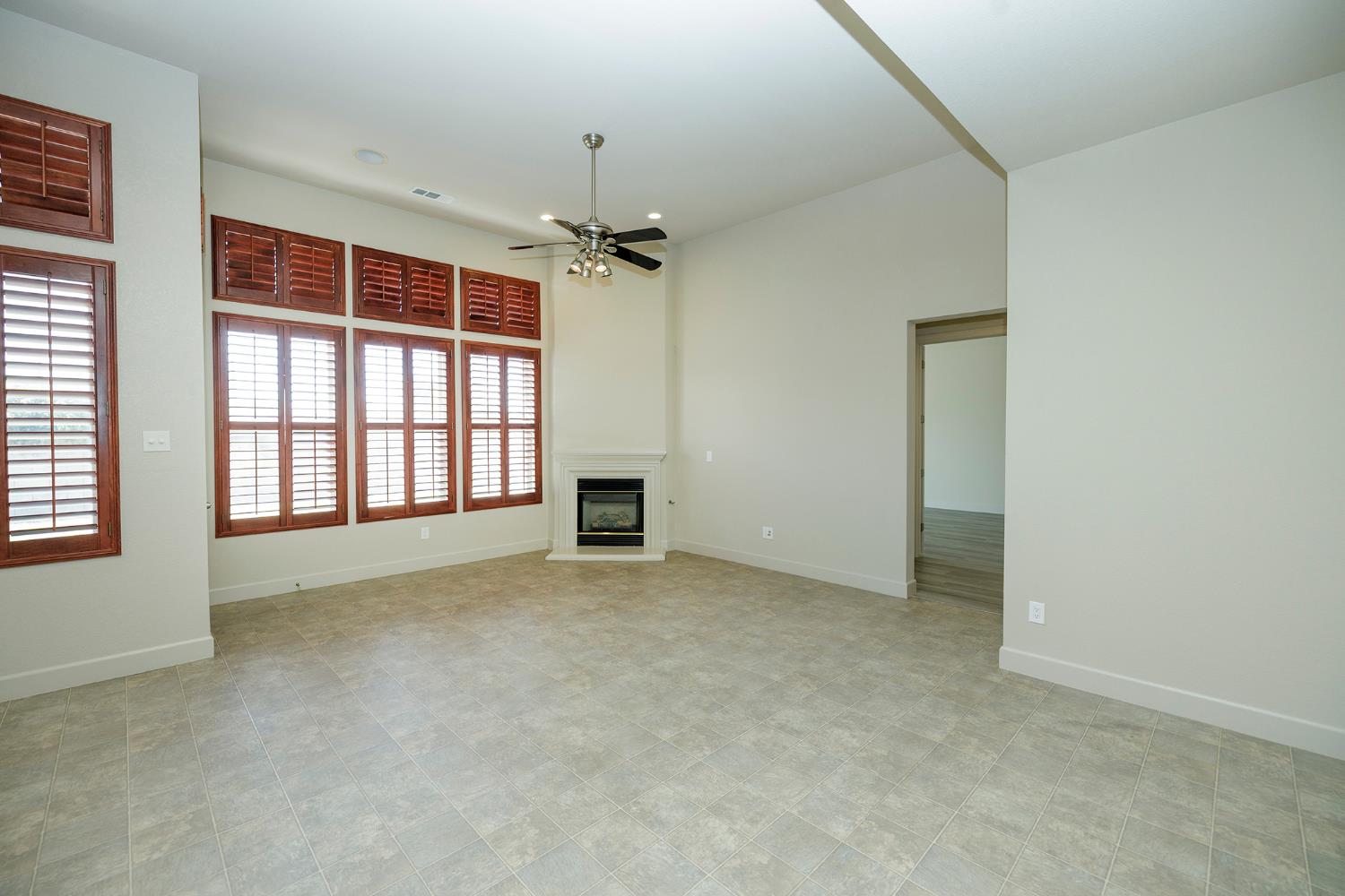 3216 Allan Adale Dr, Modesto, CA 95355