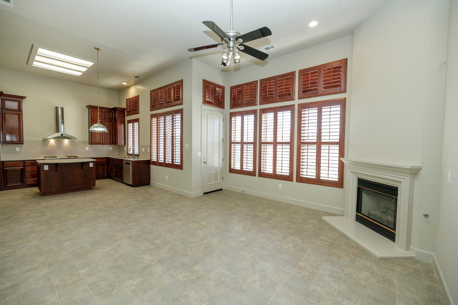 3216 Allan Adale Dr, Modesto, CA 95355