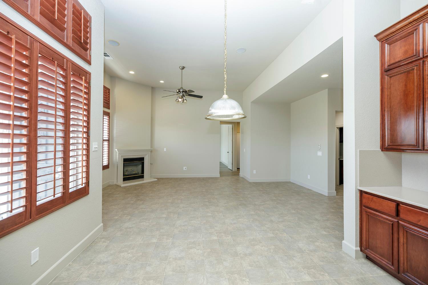 3216 Allan Adale Dr, Modesto, CA 95355