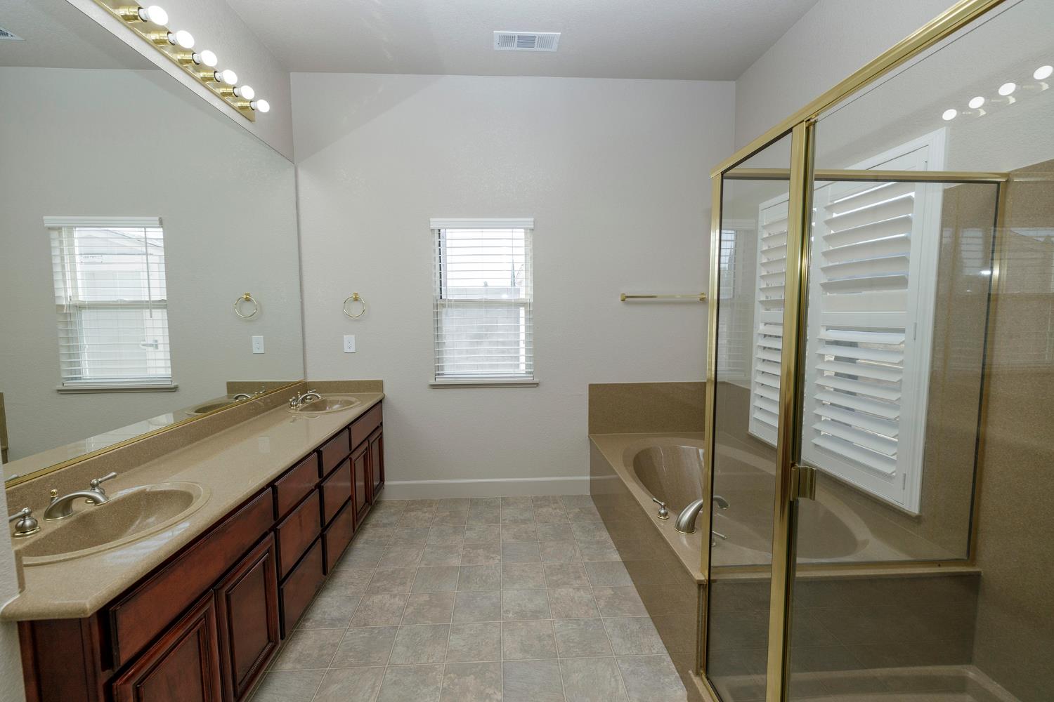 3216 Allan Adale Dr, Modesto, CA 95355