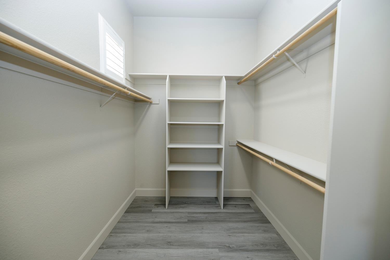 3216 Allan Adale Dr, Modesto, CA 95355