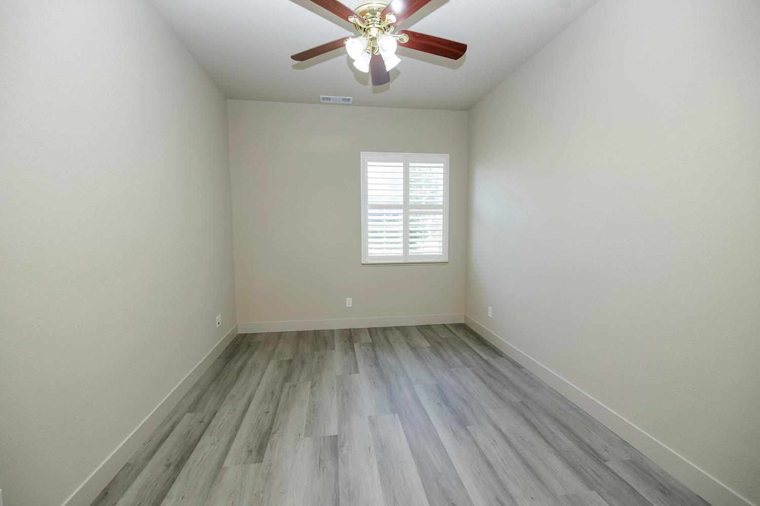 3216 Allan Adale Dr, Modesto, CA 95355