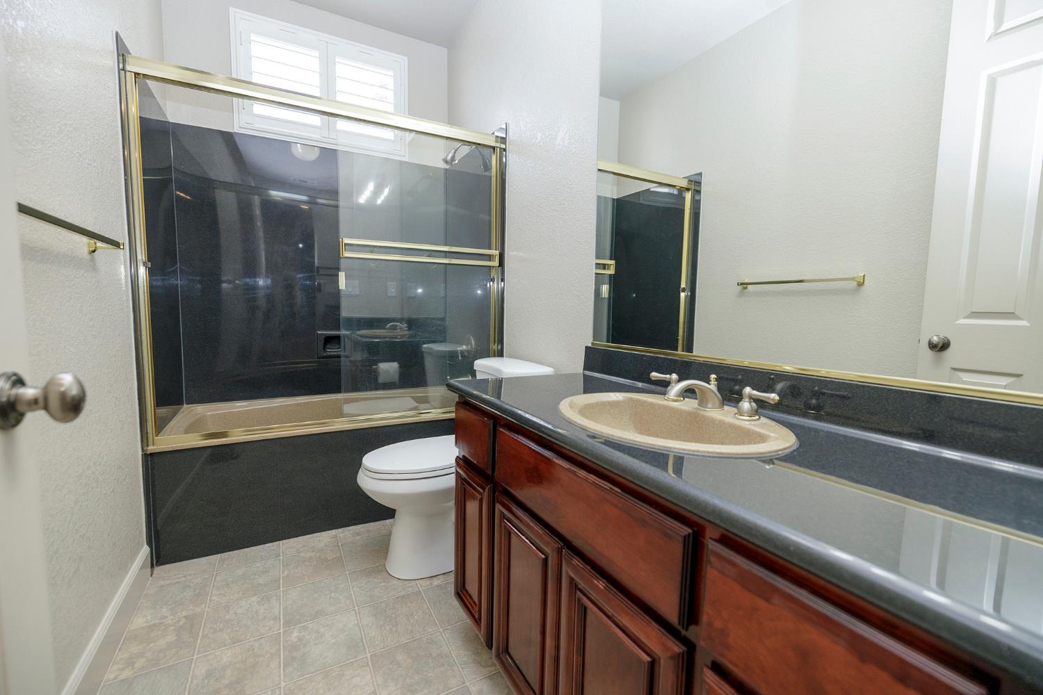 3216 Allan Adale Dr, Modesto, CA 95355