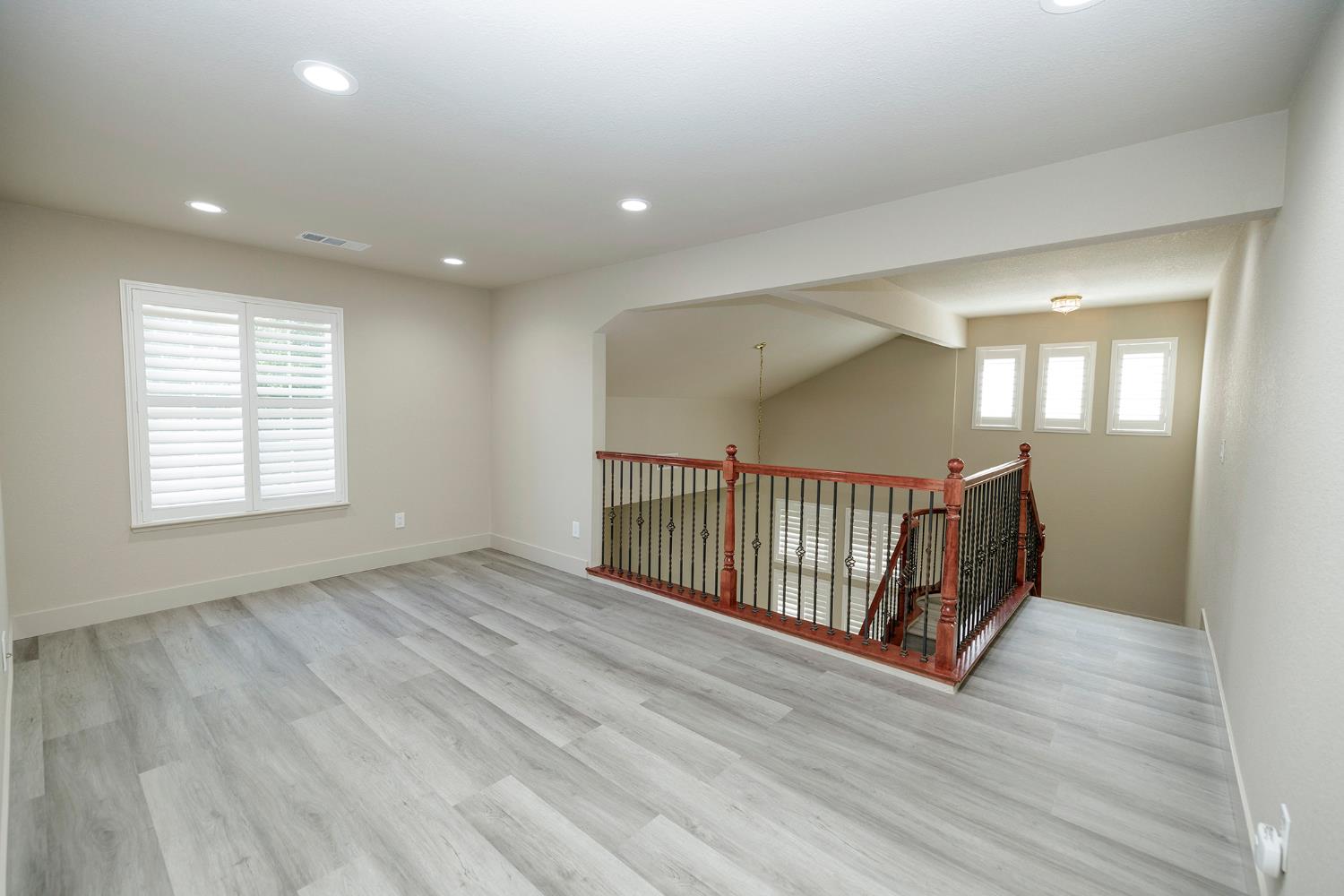 3216 Allan Adale Dr, Modesto, CA 95355