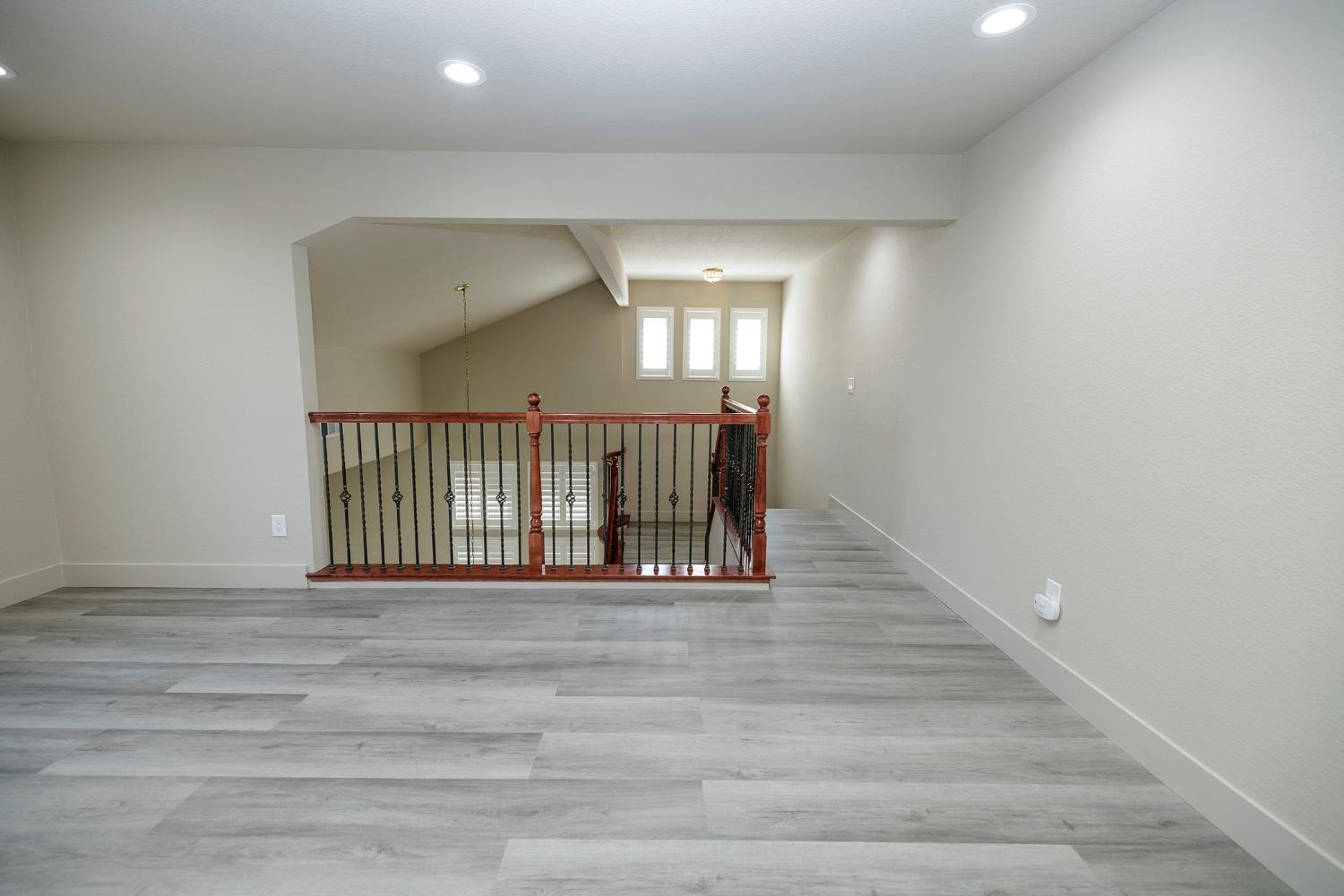 3216 Allan Adale Dr, Modesto, CA 95355