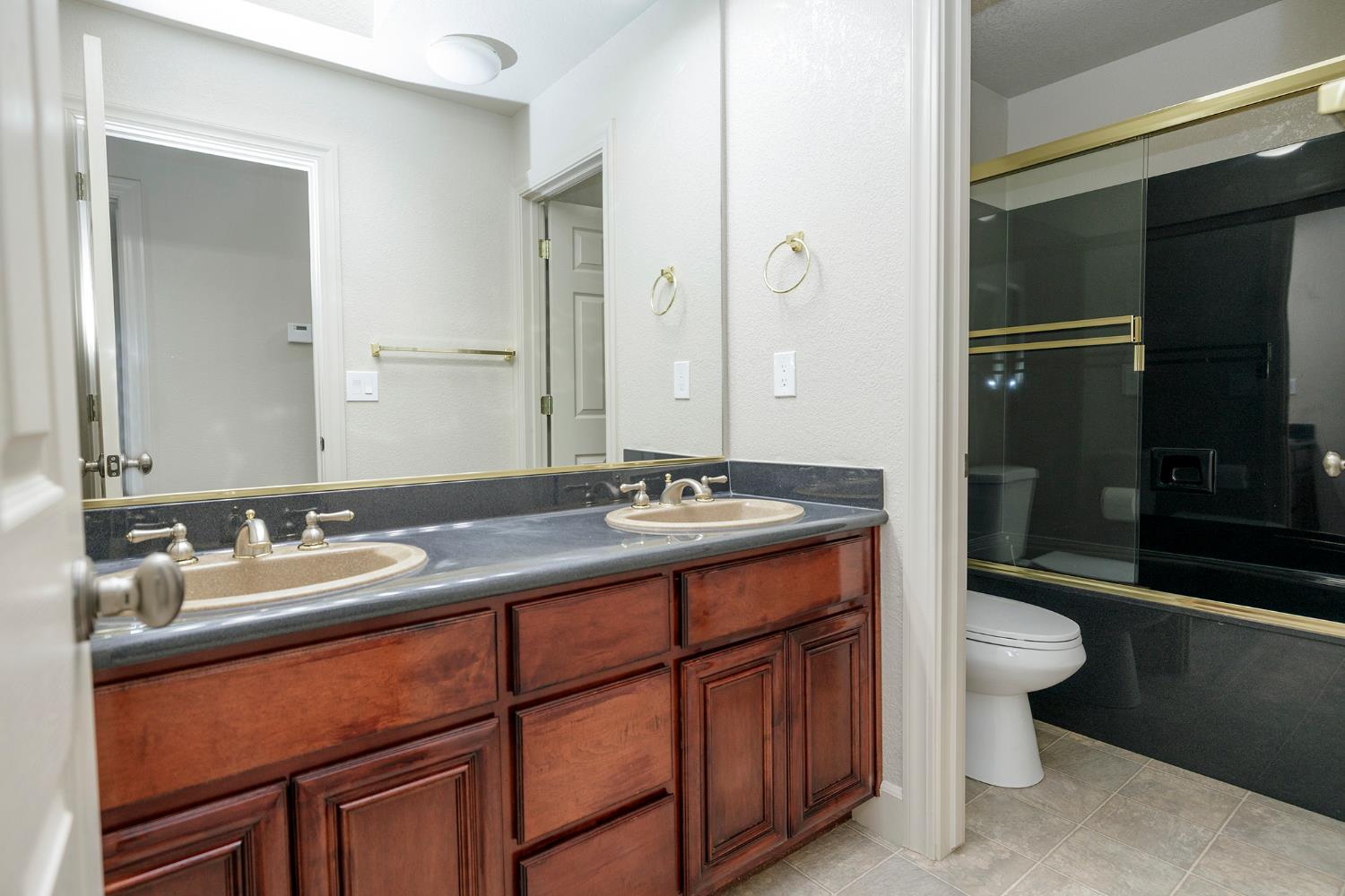 3216 Allan Adale Dr, Modesto, CA 95355