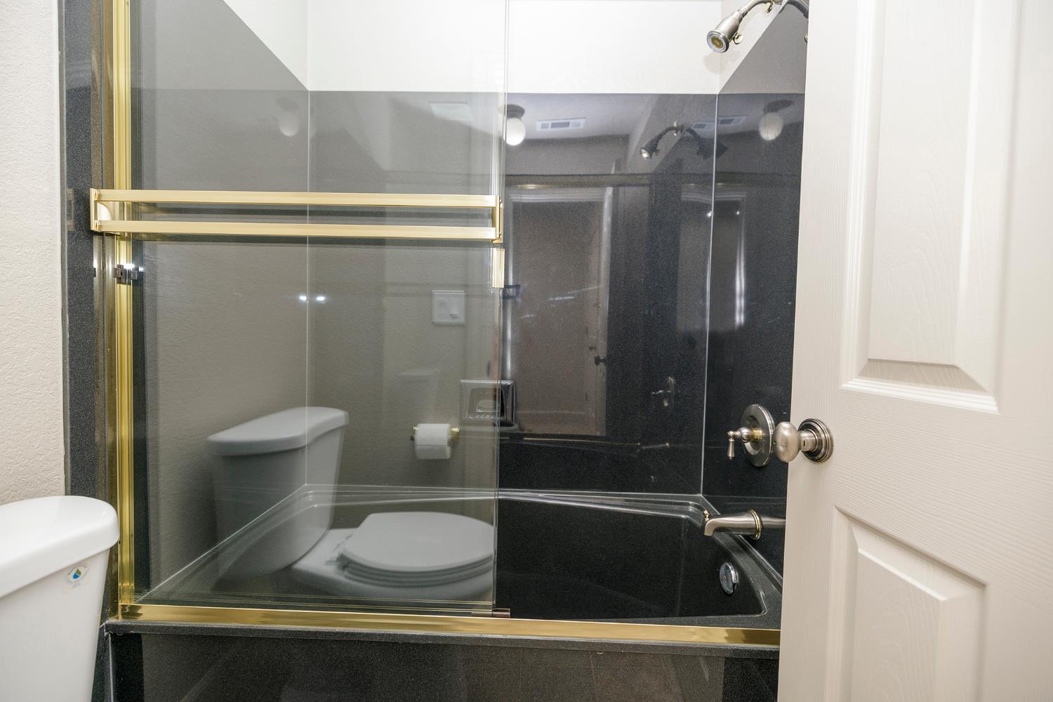 3216 Allan Adale Dr, Modesto, CA 95355