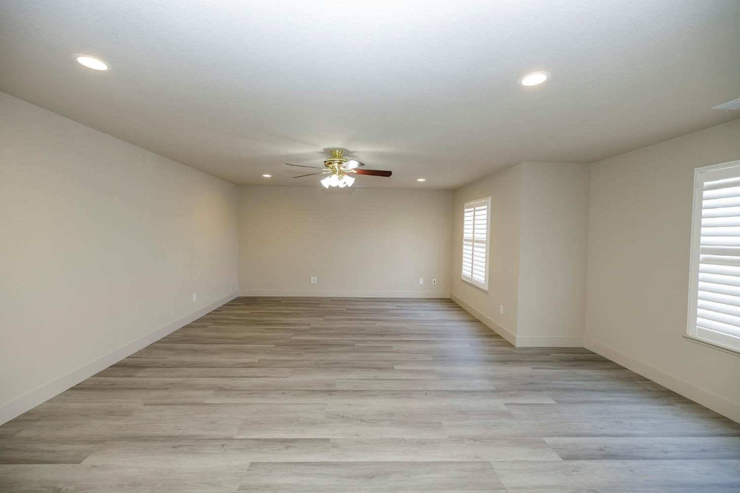 3216 Allan Adale Dr, Modesto, CA 95355