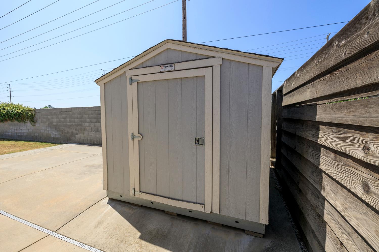 3216 Allan Adale Dr, Modesto, CA 95355