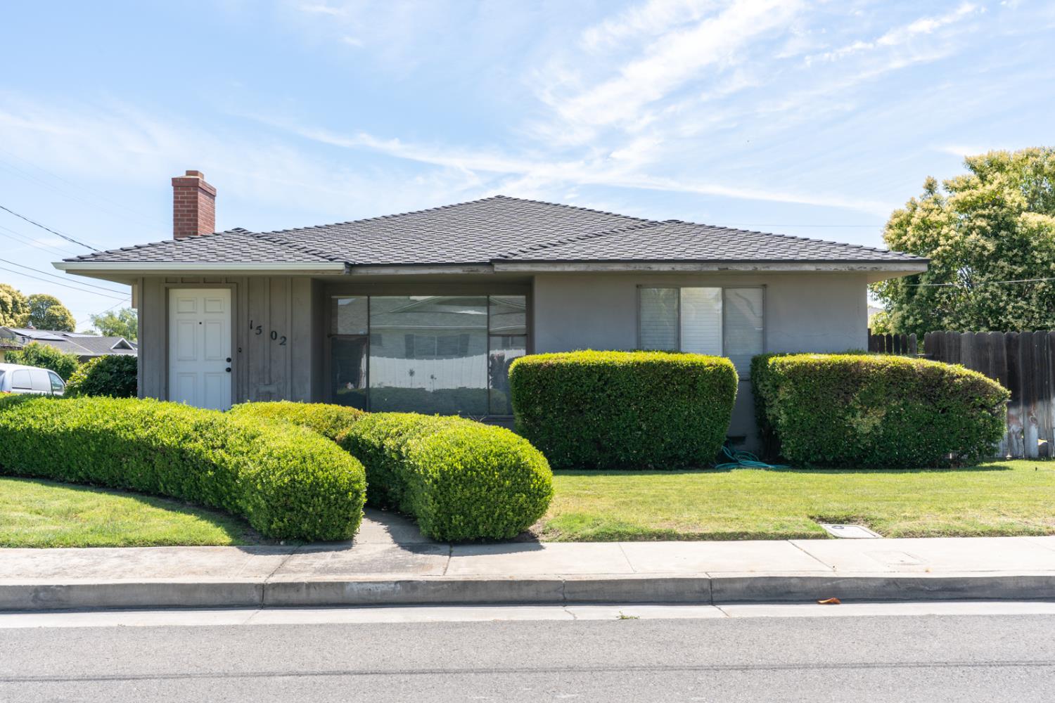 1502 Paradise Lane, Los Banos, CA 93635