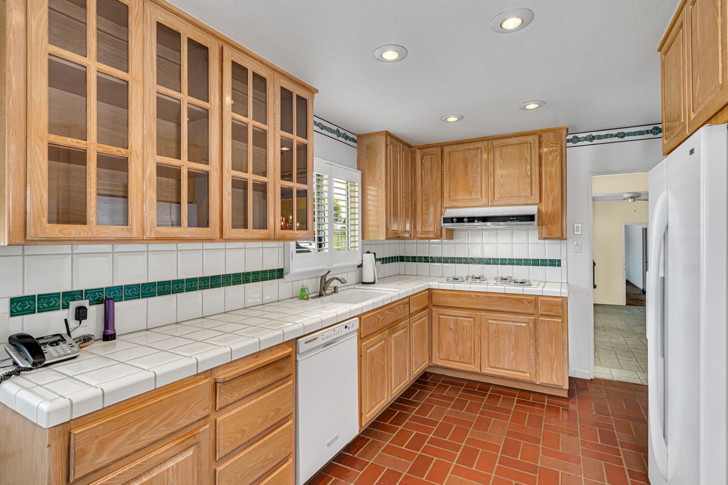 1502 Paradise Lane, Los Banos, CA 93635