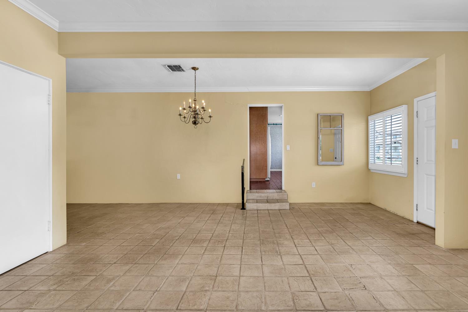 1502 Paradise Lane, Los Banos, CA 93635