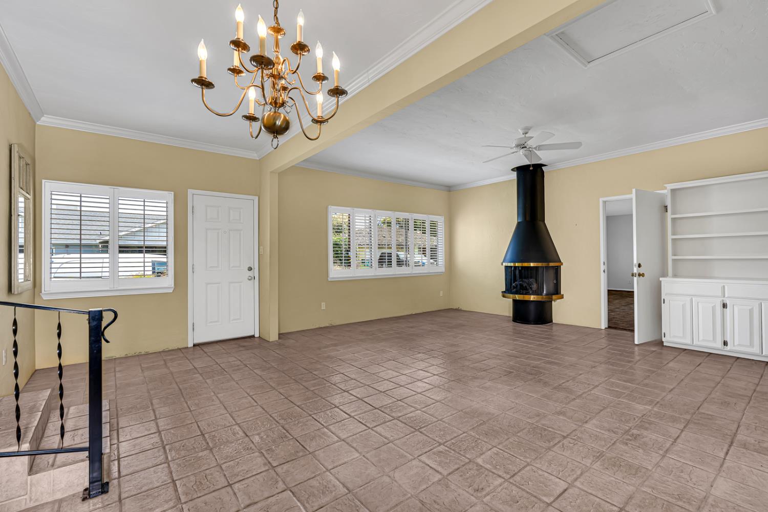 1502 Paradise Lane, Los Banos, CA 93635