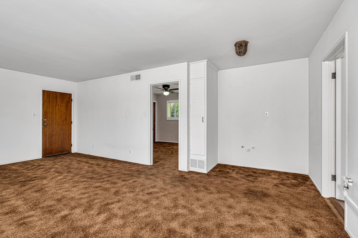 1502 Paradise Lane, Los Banos, CA 93635