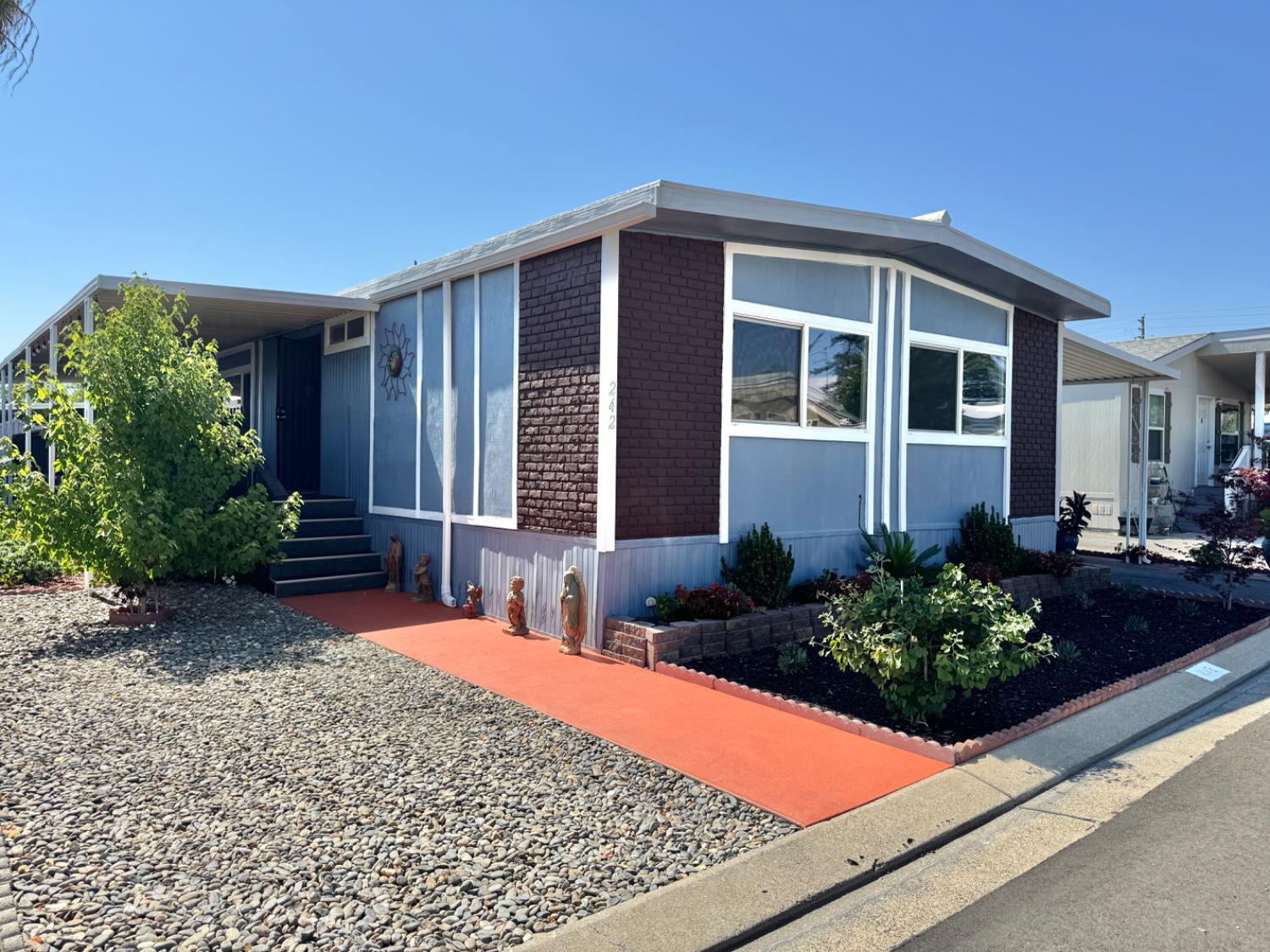 2621 Prescott Rd #242, Modesto, CA 95350