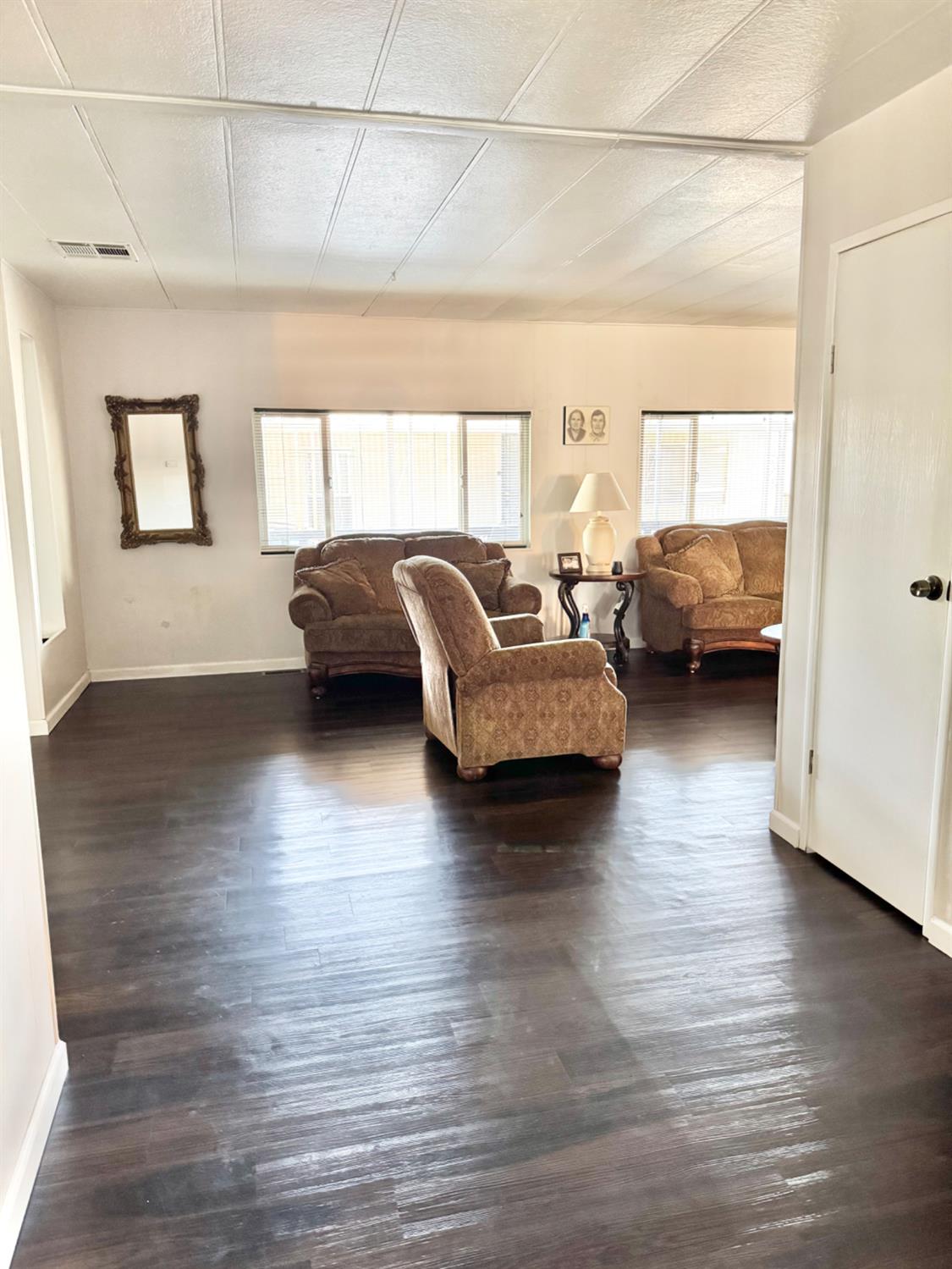 2621 Prescott Rd #242, Modesto, CA 95350