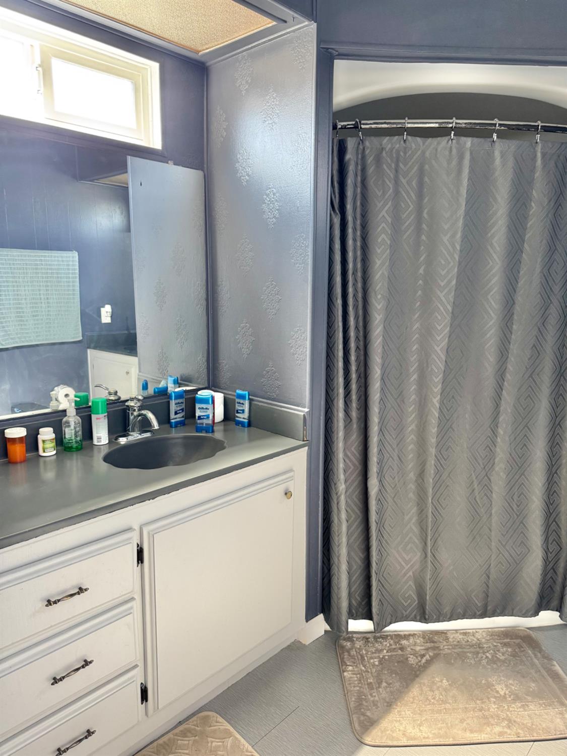 2621 Prescott Rd #242, Modesto, CA 95350