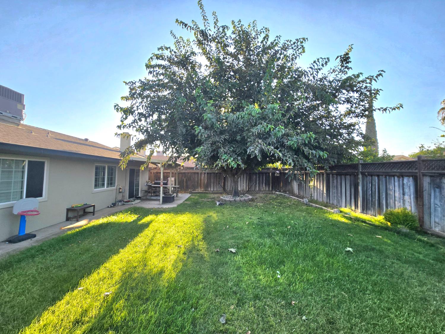1364 Dove St, Los Banos, CA 93635