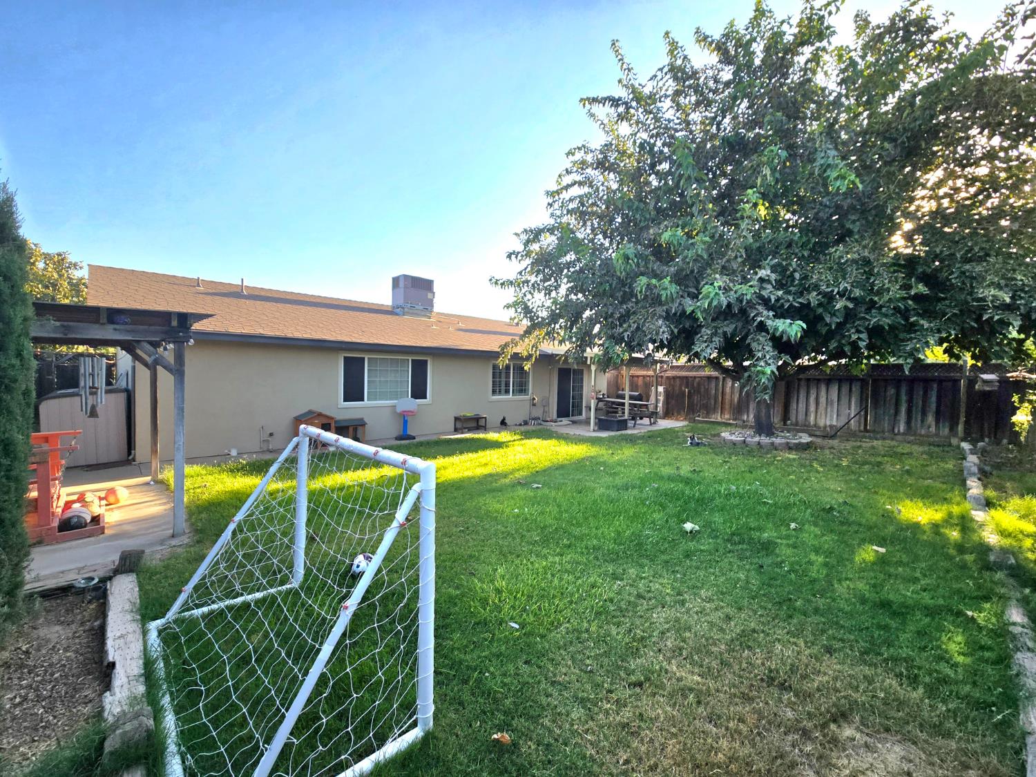 1364 Dove St, Los Banos, CA 93635