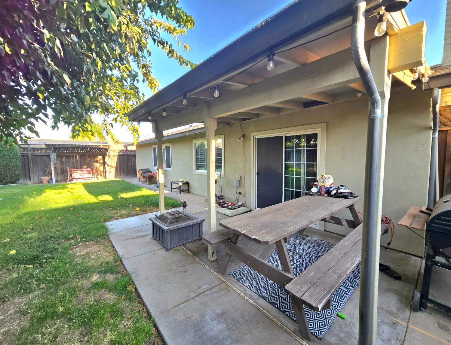 1364 Dove St, Los Banos, CA 93635