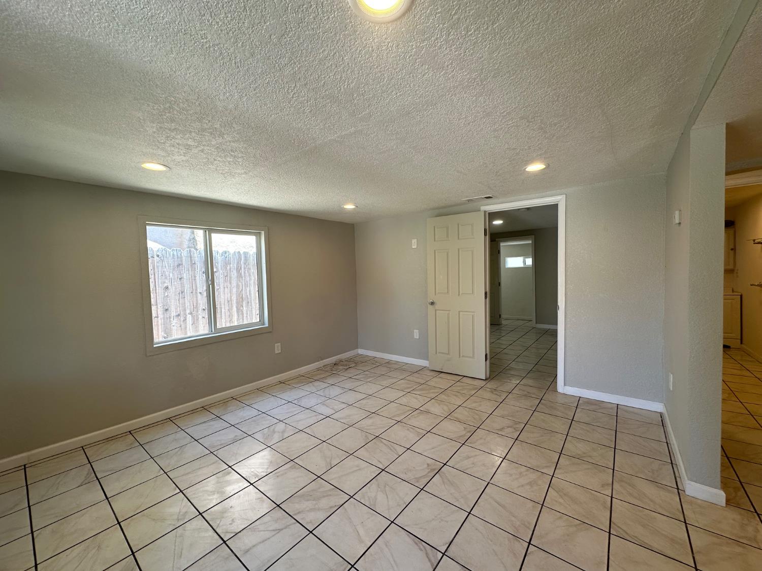 1826 Seattle St, Modesto, CA 95358