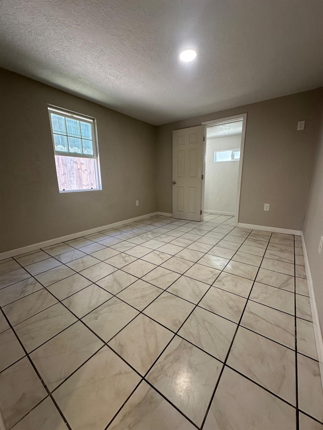 1826 Seattle St, Modesto, CA 95358