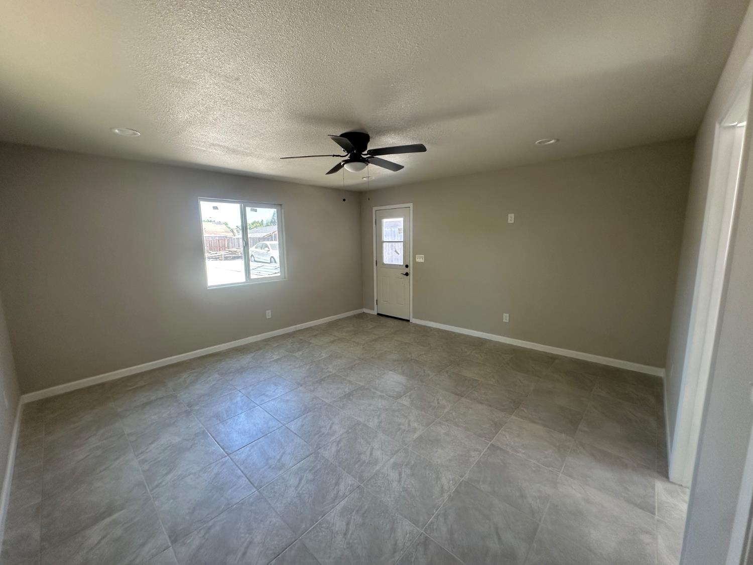 1826 Seattle St, Modesto, CA 95358