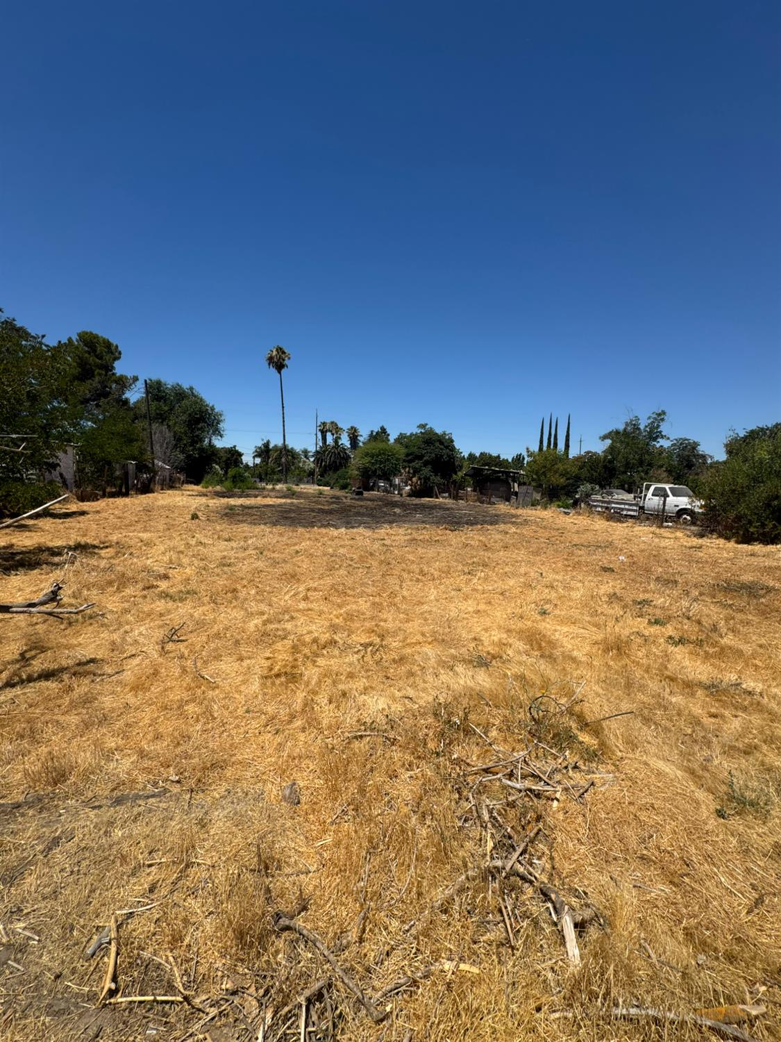 154 N Airport Way, Manteca, CA 95337