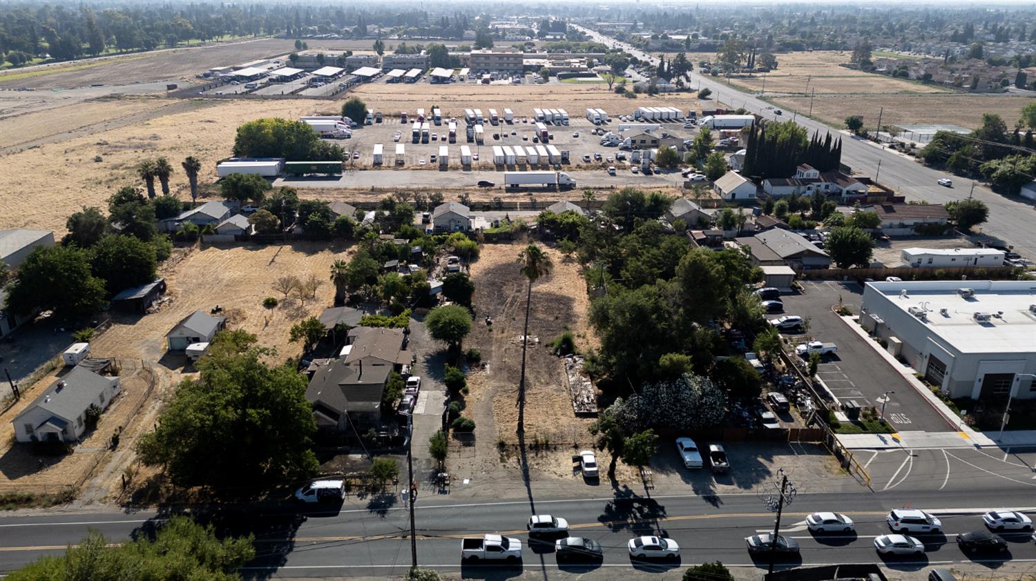 154 N Airport Way, Manteca, CA 95337