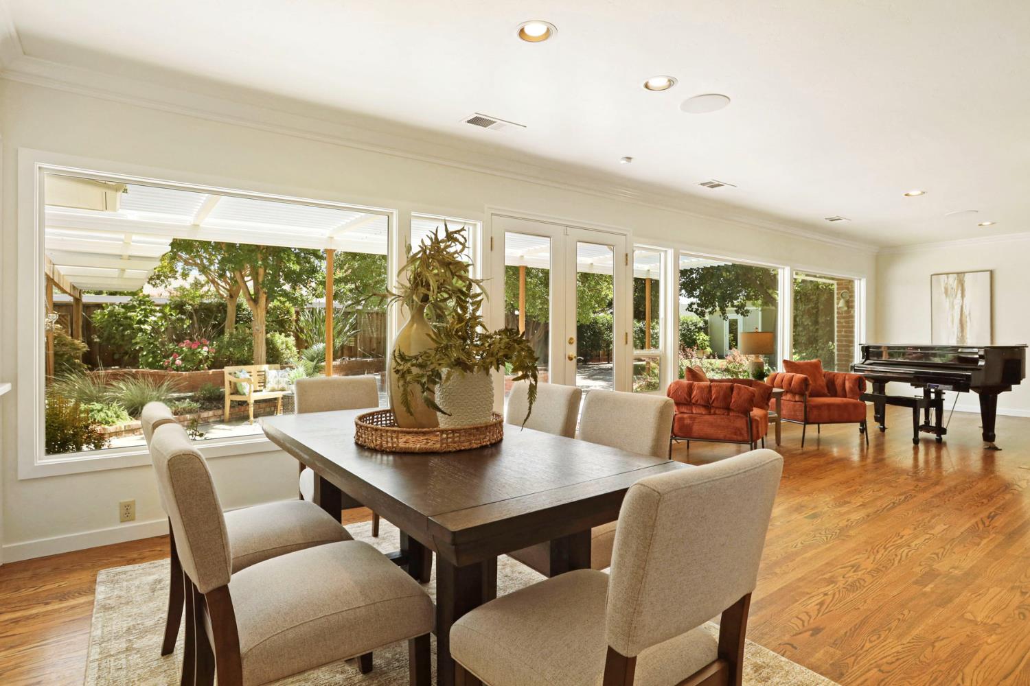 1330 Magnolia Ave, Modesto, CA 95350