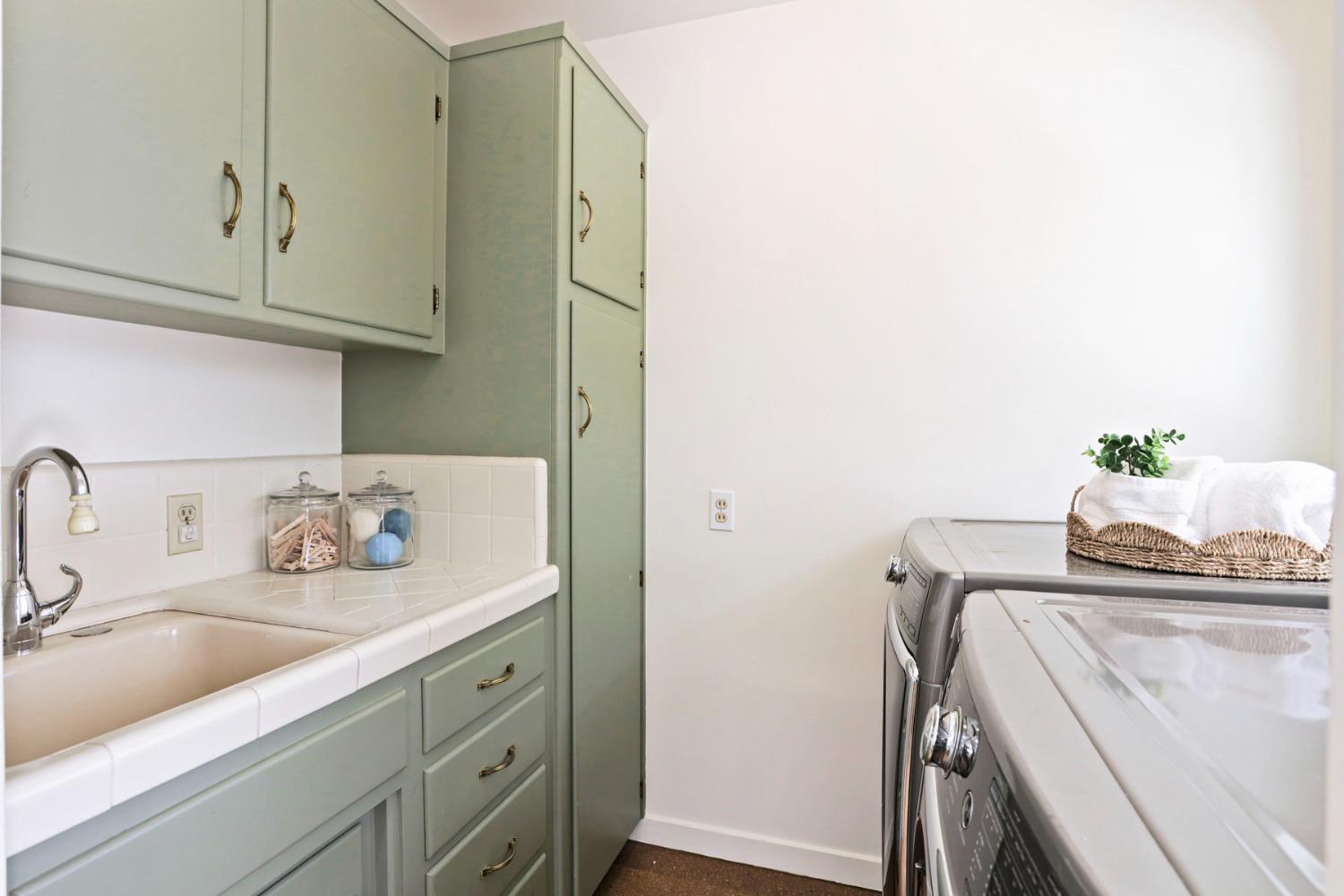 1330 Magnolia Ave, Modesto, CA 95350