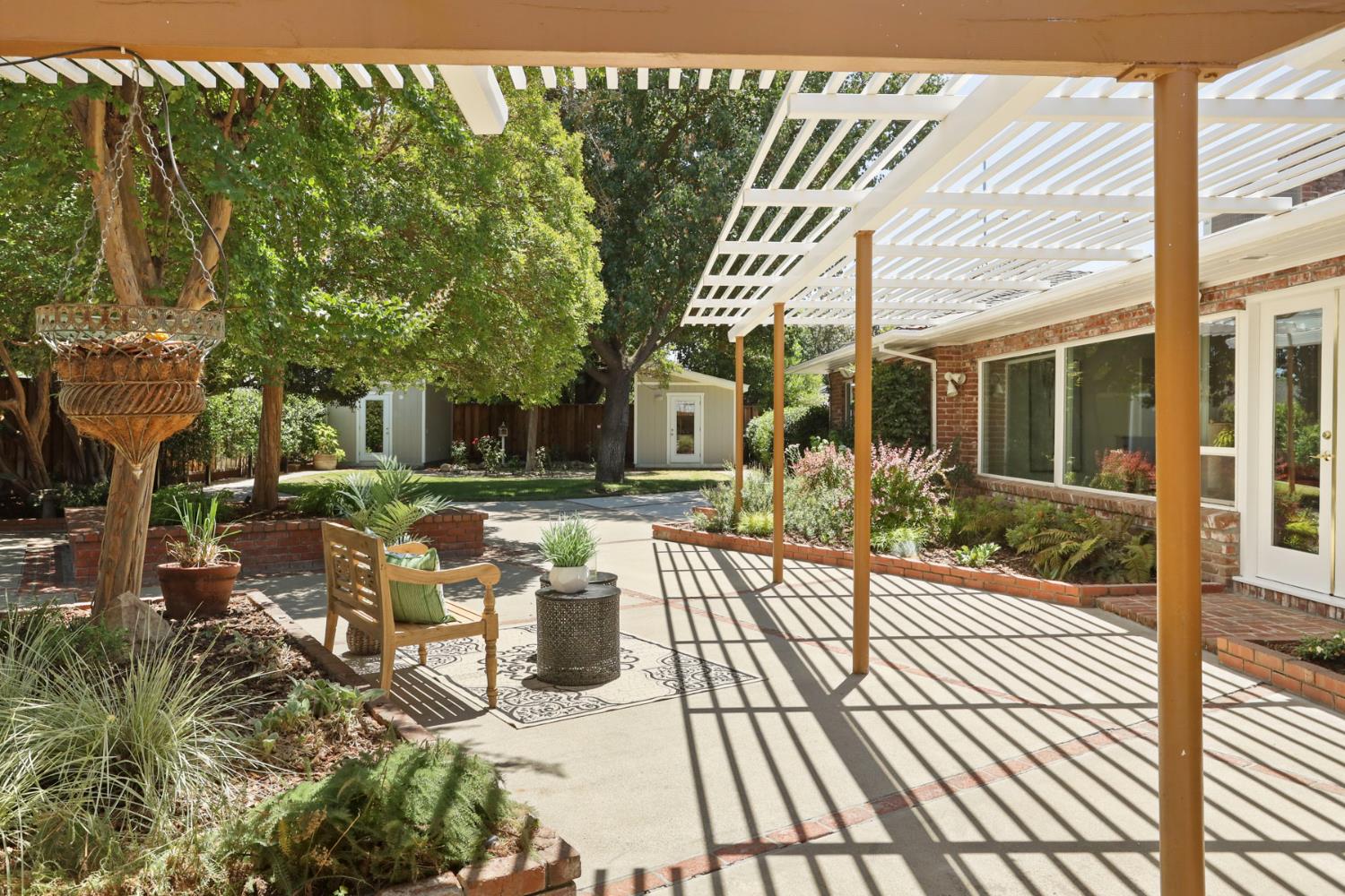 1330 Magnolia Ave, Modesto, CA 95350