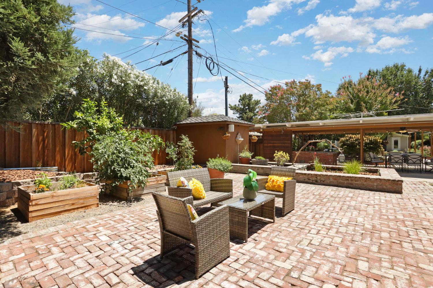 1330 Magnolia Ave, Modesto, CA 95350